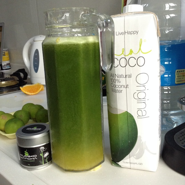 découvrez le thé glacé matcha, une boisson rafraîchissante et énergisante alliant la douceur du thé vert et la fraîcheur des glaçons. parfait pour vous revigorer pendant les journées ensoleillées, il offre un goût velouté et une multitude de bienfaits pour la santé.