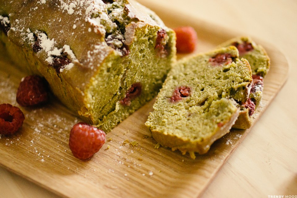 découvrez notre recette de cake matcha rapide et facile à réaliser ! savourez un délicieux gâteau moelleux, alliant la douceur du thé matcha à une préparation simple qui ravira vos papilles en un rien de temps.