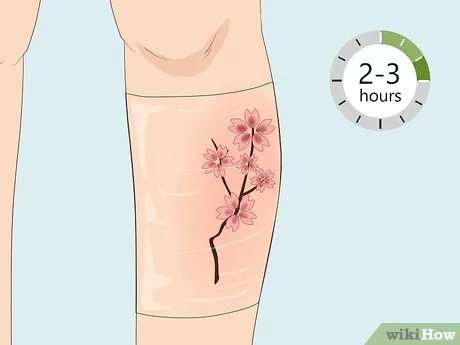 découvrez comment choisir le meilleur pansement pour votre tatouage afin de favoriser une cicatrisation optimale. conseils d'experts et astuces pour prendre soin de votre magnifique œuvre d'art sur la peau.