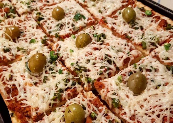 découvrez notre délicieuse pizza légère, préparée avec des ingrédients frais et sains pour une expérience culinaire savoureuse sans culpabilité. parfaite pour les amateurs de bonne cuisine qui souhaitent savourer chaque bouchée tout en prenant soin de leur ligne.