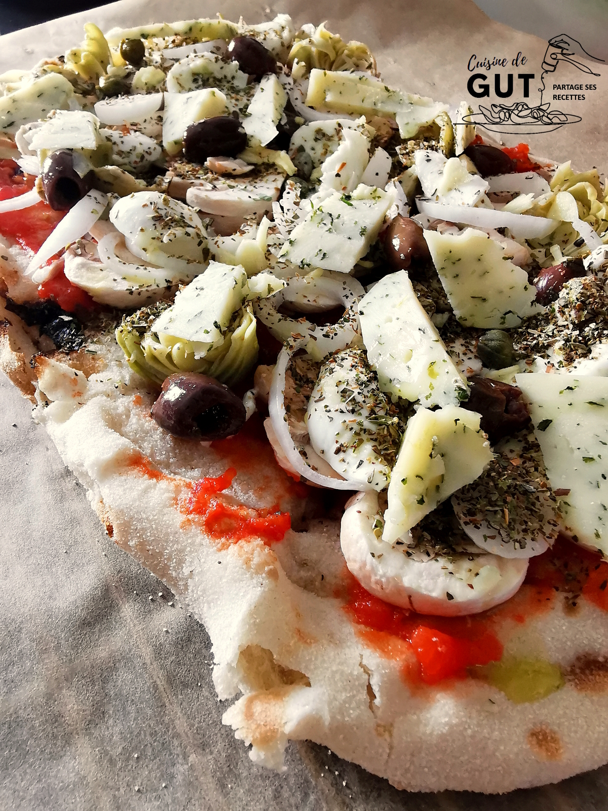 découvrez notre délicieuse pizza maïs croquant, une savoureuse combinaison de pâte croustillante, de maïs sucré et de fromage fondant qui ravira vos papilles. parfaite pour un repas convivial, elle s'accompagne d'une touche de fraîcheur et de saveurs irrésistibles.