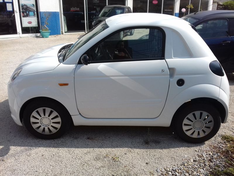 découvrez notre sélection de voitures décapotables sans permis, idéales pour profiter de la liberté de la conduite en toute simplicité. parfaites pour les balades estivales, ces véhicules allient confort et style, vous permettant de rouler au grand air sans les contraintes d'un permis de conduire.