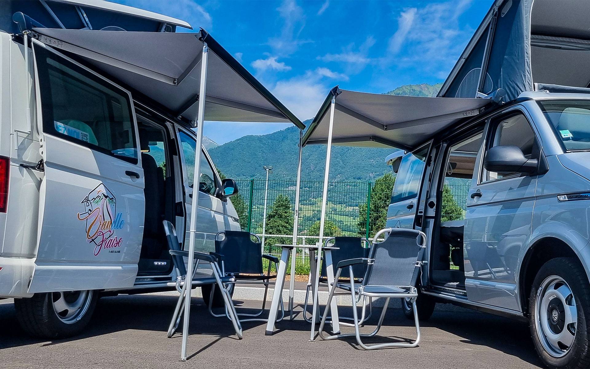 découvrez notre sélection de volkswagen aménagés, alliant confort et praticité pour vos voyages. idéal pour les aventuriers et les familles, ces véhicules offrent un espace optimisé et des équipements modernes pour des escapades inoubliables.