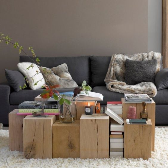 découvrez des astuces pratiques et créatives pour décorer et optimiser l'utilisation de votre table basse. transformez cet élément central de votre salon en un espace à la fois fonctionnel et esthétique.