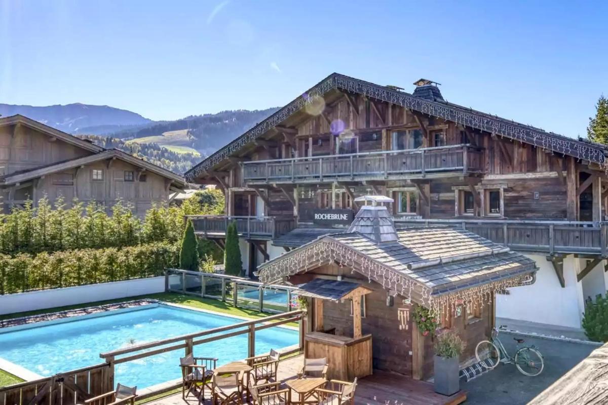 découvrez grenoble comme jamais auparavant avec notre séjour de luxe incluant un jacuzzi. profitez d'une escapade relaxante dans un cadre enchanteur, mêlant confort haut de gamme et beauté naturelle. offrez-vous le bien-être ultime et explorez les trésors de cette magnifique ville. réservez votre séjour dès maintenant !