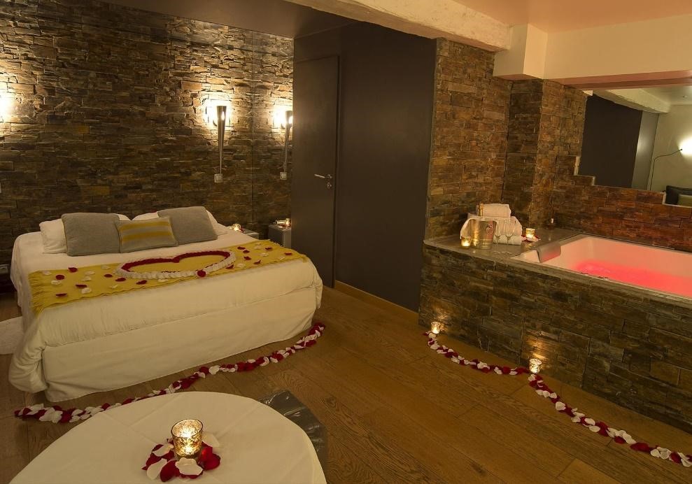 découvrez les meilleurs hôtels pas chers à paris avec jacuzzi pour un séjour détente et bien-être au cœur de la capitale. profitez d'un confort optimal et d'équipements de qualité sans vous ruiner.