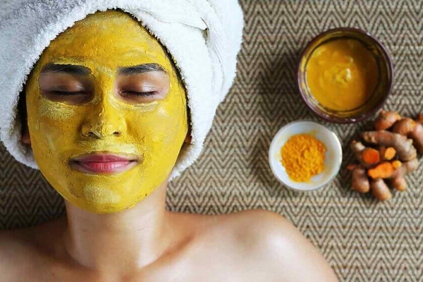 découvrez comment réaliser un masque visage fait maison avec des ingrédients naturels. offrez à votre peau les bienfaits d'un soin apaisant, hydratant ou purifiant, en quelques étapes simples. idéal pour tous les types de peau, ces recettes diy vous permettront de prendre soin de vous tout en réalisant d'importantes économies.
