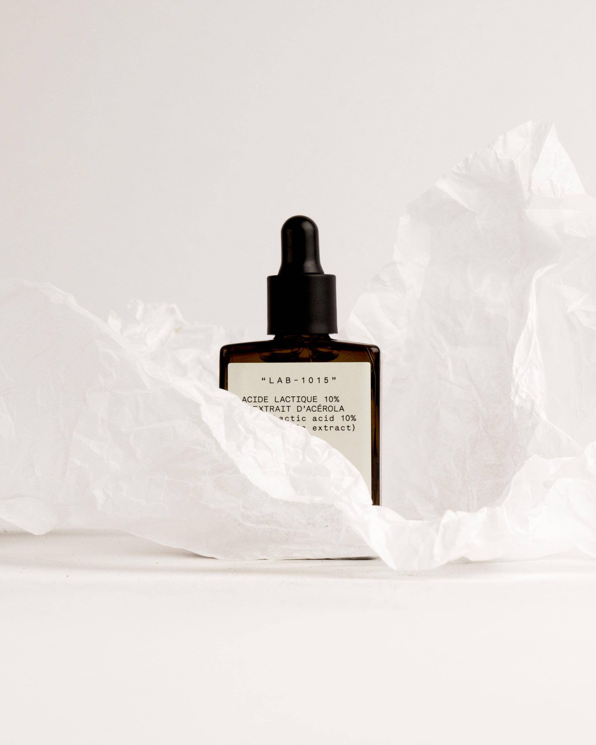 découvrez les bienfaits du peeling doux, un soin délicat pour révéler l'éclat naturel de votre peau. idéal pour tous types de peaux, ce traitement exfoliant aide à réduire les imperfections et à unifier le teint, tout en respectant la sensibilité de votre épiderme.