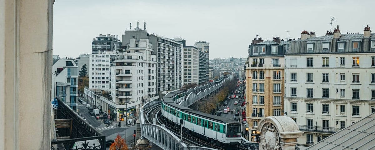 découvrez les tendances des prix immobiliers en ligne et obtenez des estimations précises pour votre propriété. comparez les prix du marché et prenez des décisions éclairées pour votre achat ou vente immobilière.