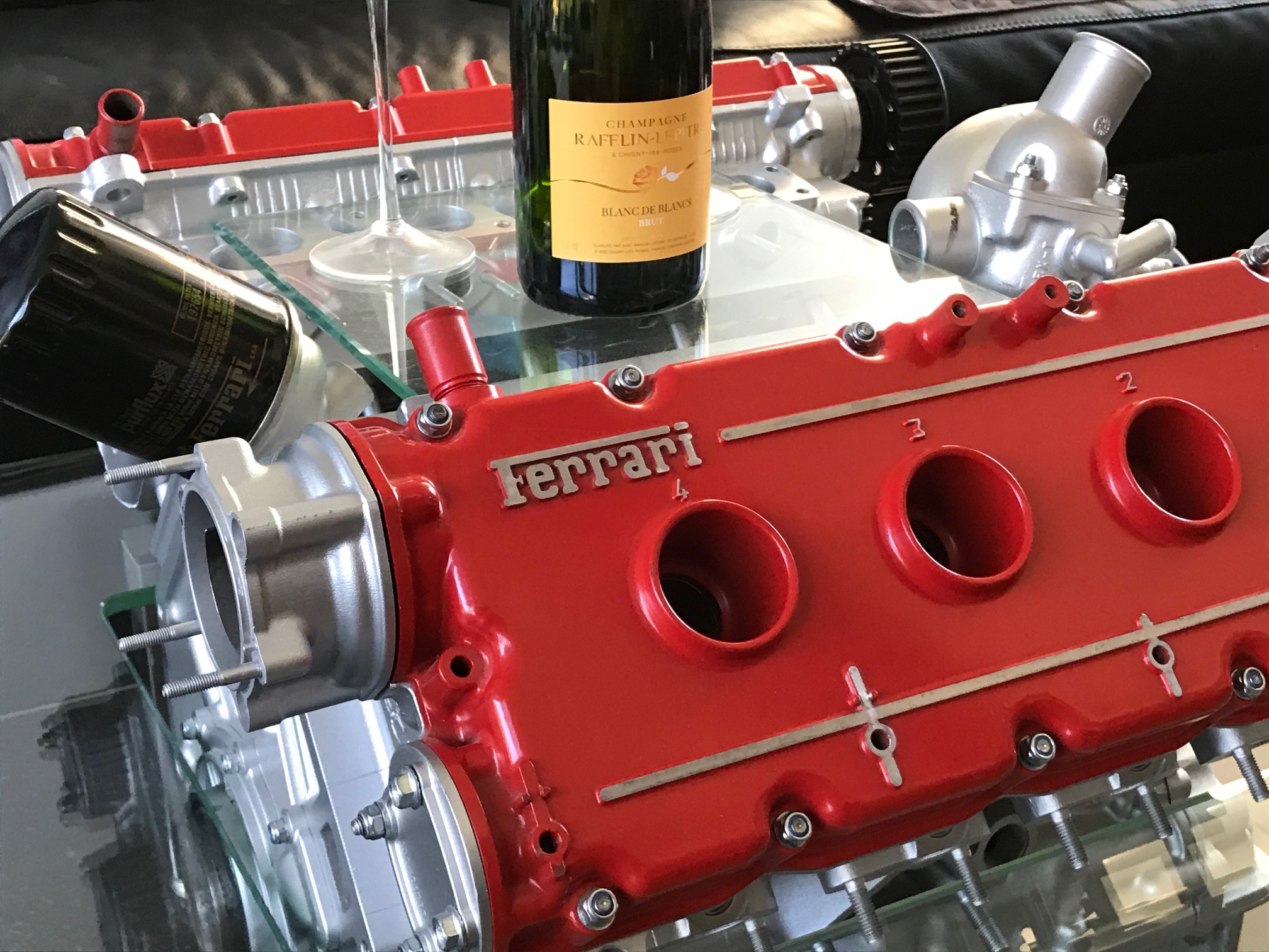découvrez notre sélection de tables basses ferrari alliant élégance et performance. explorez les différentes options et prix disponibles pour apporter une touche de sportivité à votre intérieur.