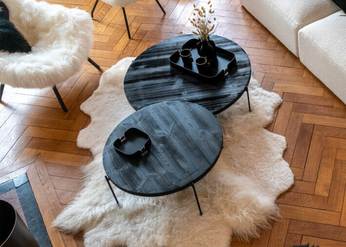 découvrez notre collection de tables basses tendance qui allient style et fonctionnalité. parfaites pour sublimer votre salon, nos tables se déclinent dans des designs modernes et variés pour s'adapter à toutes les décorations intérieures.