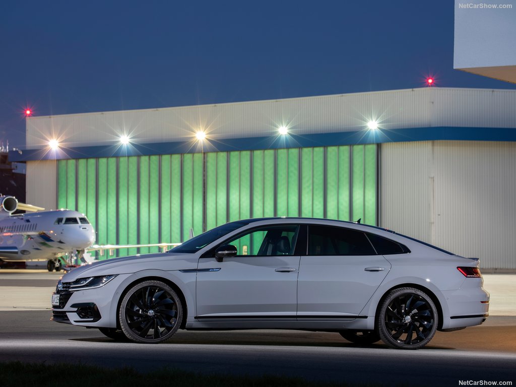 découvrez l'arteon, un véhicule alliant luxe et confort pour une expérience de conduite inégalée. son design élégant et ses technologies de pointe font de chaque trajet un moment d'exception.