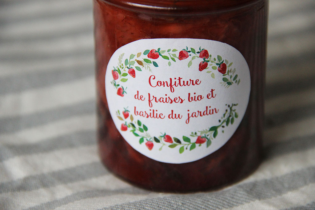 découvrez notre délicieuse confiture de fraises, réalisée avec des fruits frais et mûrs pour un goût authentique. parfaite pour vos petits-déjeuners ou vos tartines gourmandes, elle apportera une touche de douceur à vos desserts!