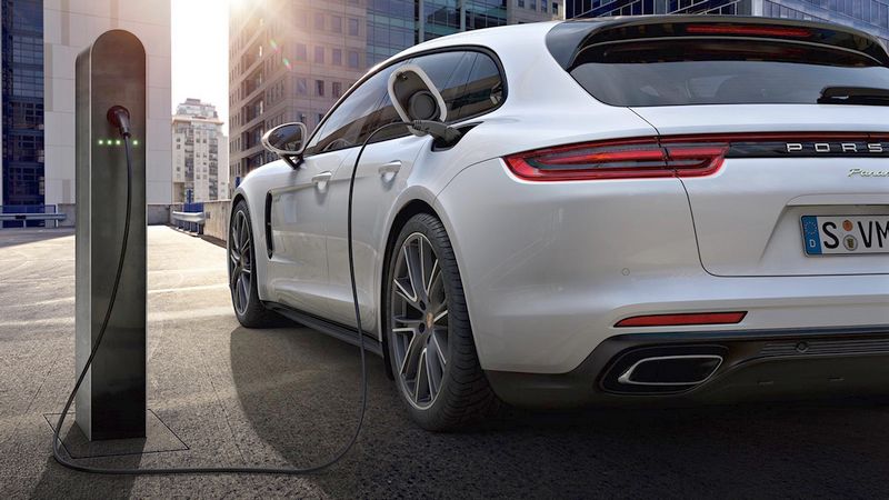 découvrez tout sur la dépréciation des véhicules électriques : facteurs influents, tendances du marché et conseils pour maximiser la valeur de revente de votre voiture électrique. informez-vous sur l'impact de la technologie et des réglementations sur la valeur de votre investissement.