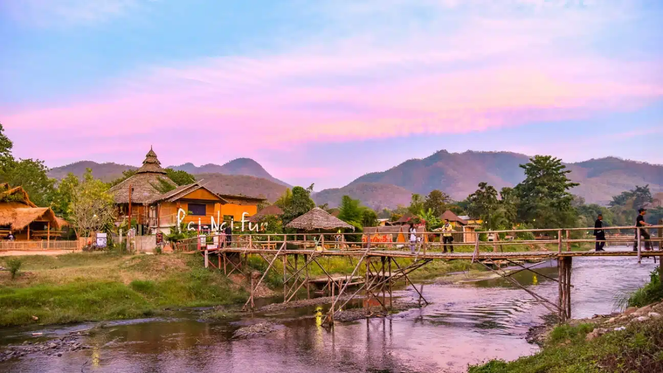 découvrez les merveilles cachées du nord de la thaïlande : des paysages à couper le souffle, des cultures riches et des rencontres inoubliables. plongez dans l'histoire, les traditions et la beauté naturelle de cette région fascinante.