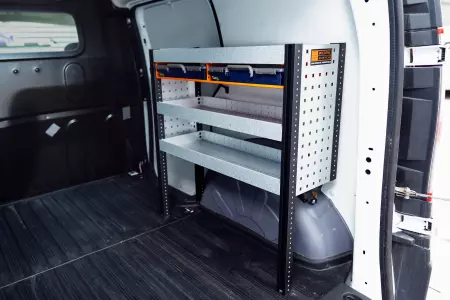 découvrez nos peugeot utilitaires aménagés sur mesure, alliant confort et fonctionnalité pour répondre à tous vos besoins professionnels et personnels. personnalisez votre véhicule pour une expérience de conduite optimale et un espace de travail adapté à vos exigences.
