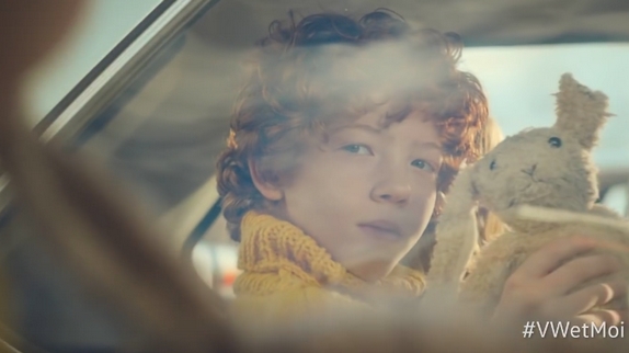 découvrez la nouvelle pub musicale de volkswagen qui allie passion pour la musique et innovation automobile. laissez-vous emporter par des mélodies entraînantes tout en explorant les derniers modèles de la marque. une expérience unique qui célèbre le plaisir de conduire !