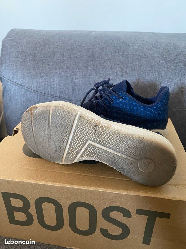 découvrez notre collection de baskets idéales pour vos sorties en boîte de nuit. alliant confort, style et tendance, trouvez la paire parfaite pour briller sur la piste de danse.