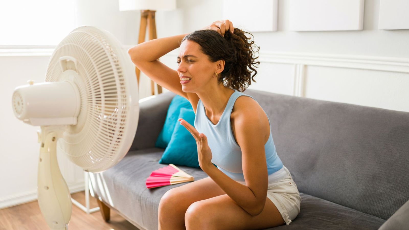 découvrez des astuces pratiques pour faire face à la canicule et abaisser la température de votre intérieur de 6°c. restez au frais et protégez votre santé tout l'été avec nos conseils essentiels.