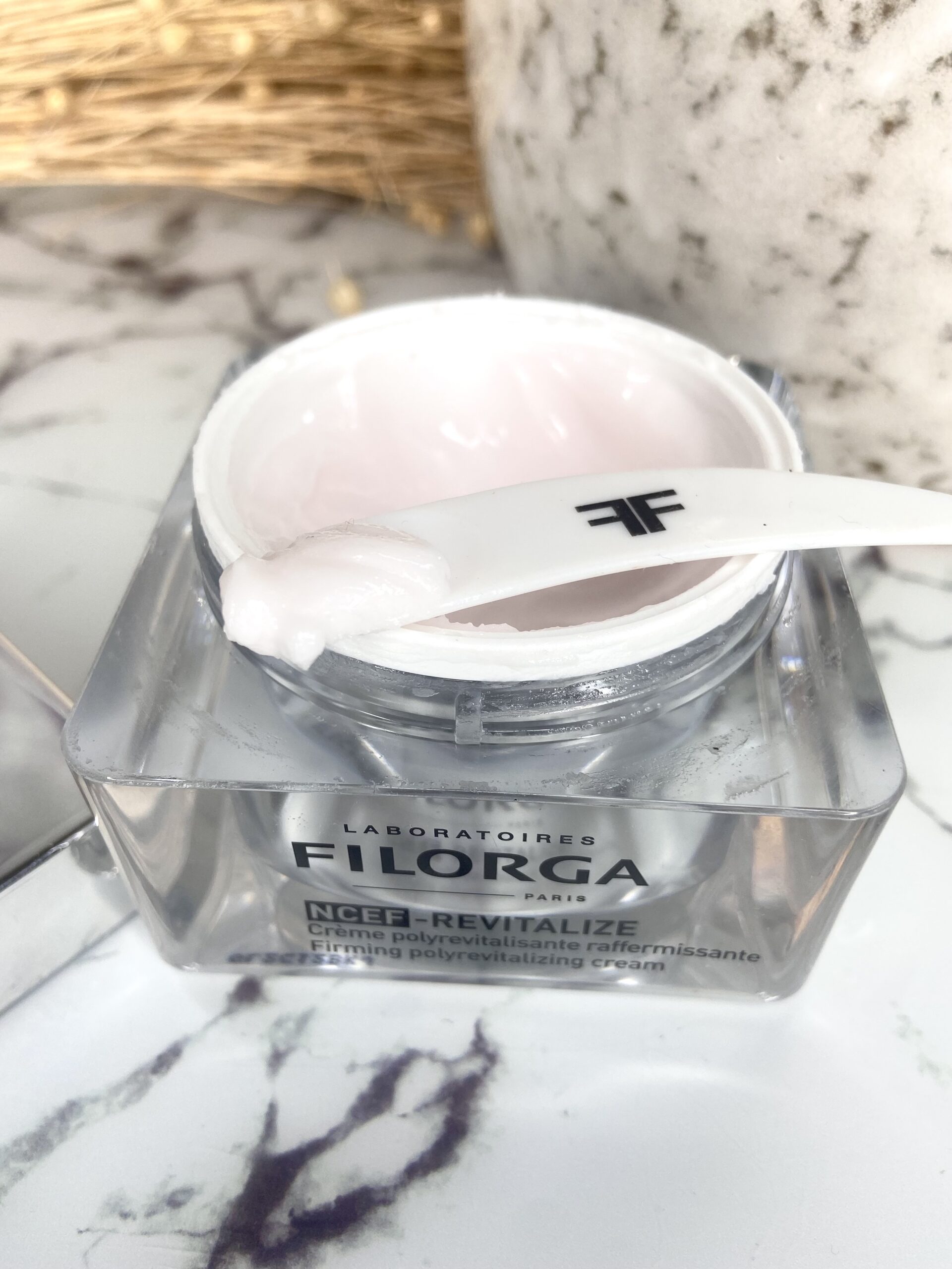 découvrez notre analyse détaillée des soins anti-âge filorga. lisez des avis d'experts et d'utilisateurs pour évaluer l'efficacité de ces produits sur votre peau. trouvez le meilleur anti-âge adapté à vos besoins et révélez une peau plus jeune et radieuse.