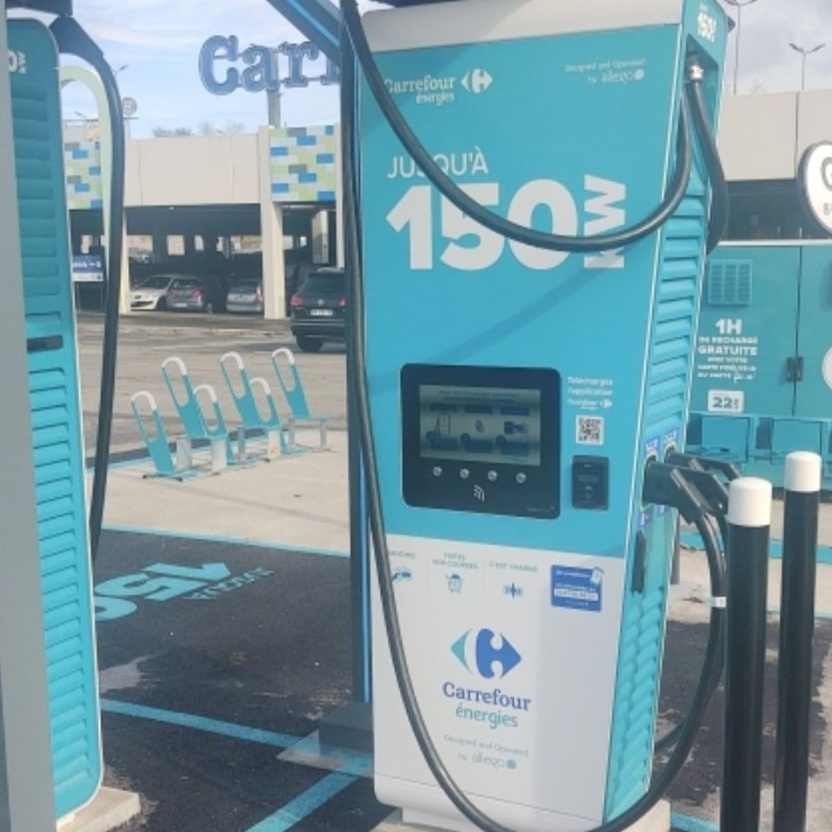 découvrez où trouver des bornes de recharge électrique gratuites près de chez vous. profitez d'une recharge rapide et sans frais pour votre véhicule électrique tout en réduisant votre empreinte carbone. explorez les avantages de l'électromobilité et faites le plein d'énergie sans débourser un centime.
