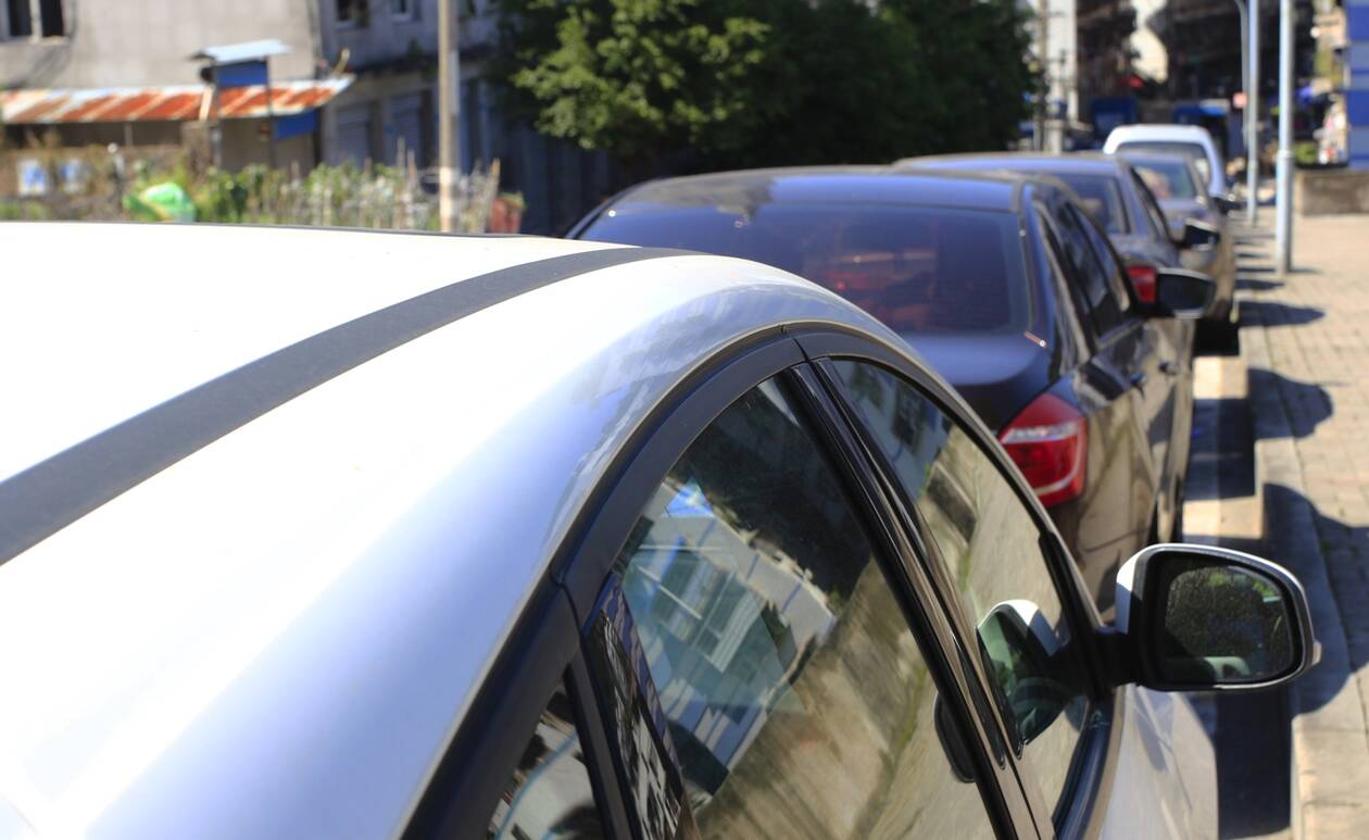 découvrez nos astuces incontournables pour affronter la canicule en voiture. protégez-vous de la chaleur, assurez un confort optimal et préservez l'état de votre véhicule avec nos conseils pratiques.