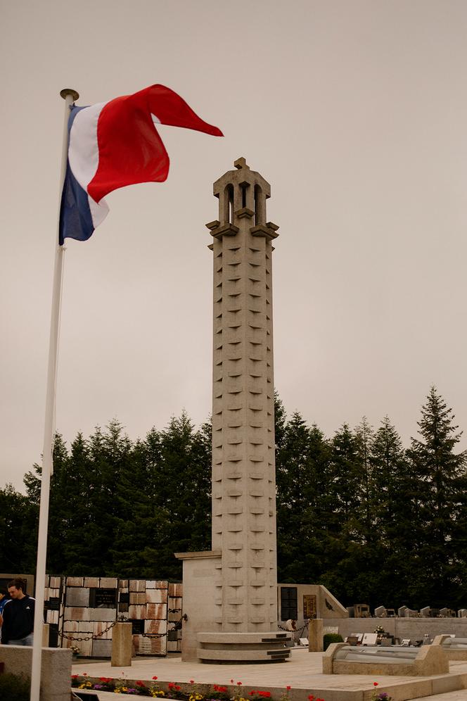 découvrez l'histoire poignante de bushraa, rescapée du tragique massacre de la saint-valentin. plongez dans son récit inspirant de survie, de courage et d'espoir malgré les épreuves. une narration touchante qui met en lumière la résilience de l'esprit humain.