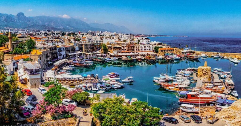 découvrez tout ce que vous devez savoir sur le voyage à chypre, y compris les précautions à prendre et les dangers potentiels. profitez de conseils avisés pour garantir une expérience sereine sur cette île méditerranéenne captivante.