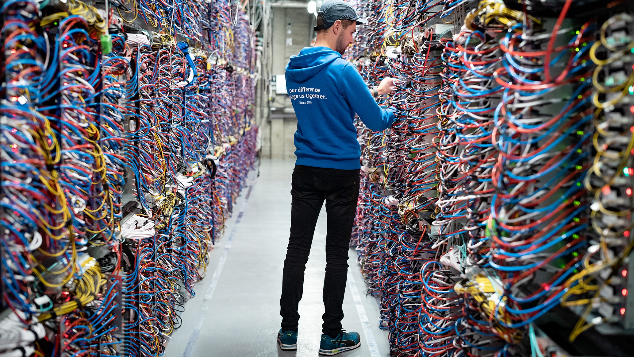 découvrez tout sur l'entrée en bourse d'ovhcloud, le leader européen du cloud computing. analyse des enjeux financiers, impact sur le marché et perspectives d'avenir. suivez les dernières actualités et les évolutions de cette ipo significative dans le secteur technologique.