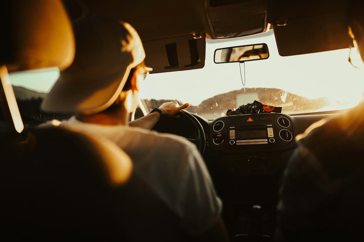 découvrez l'art de voyager sereinement en voiture électrique. profitez de trajets paisibles tout en préservant l'environnement, grâce à des conseils pratiques, des itinéraires adaptés et des astuces pour recharger facilement votre véhicule. explorez de nouvelles destinations en toute tranquillité et laissez-vous séduire par l'avenir de la mobilité durable.