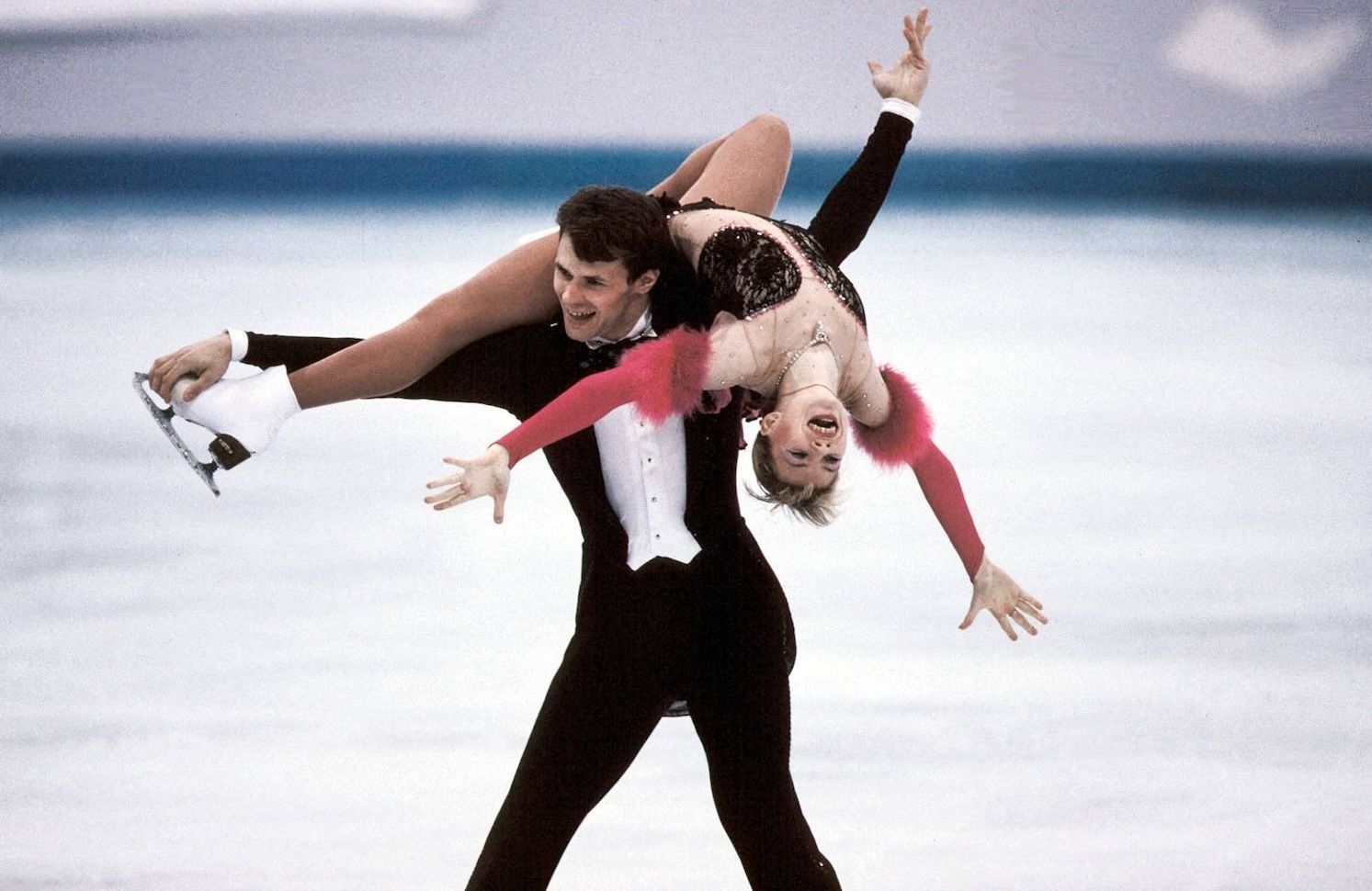 découvrez le patinage artistique spécial saint-valentin : un spectacle romantique et féérique, idéal pour partager un moment inoubliable en couple ou en famille sur la glace !