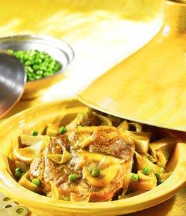 découvrez notre savoureuse recette de tajine d'agneau aux artichauts et petits pois. un plat traditionnel marocain qui allie tendreté de l'agneau et la fraîcheur des légumes, idéal pour vos repas en famille ou entre amis.