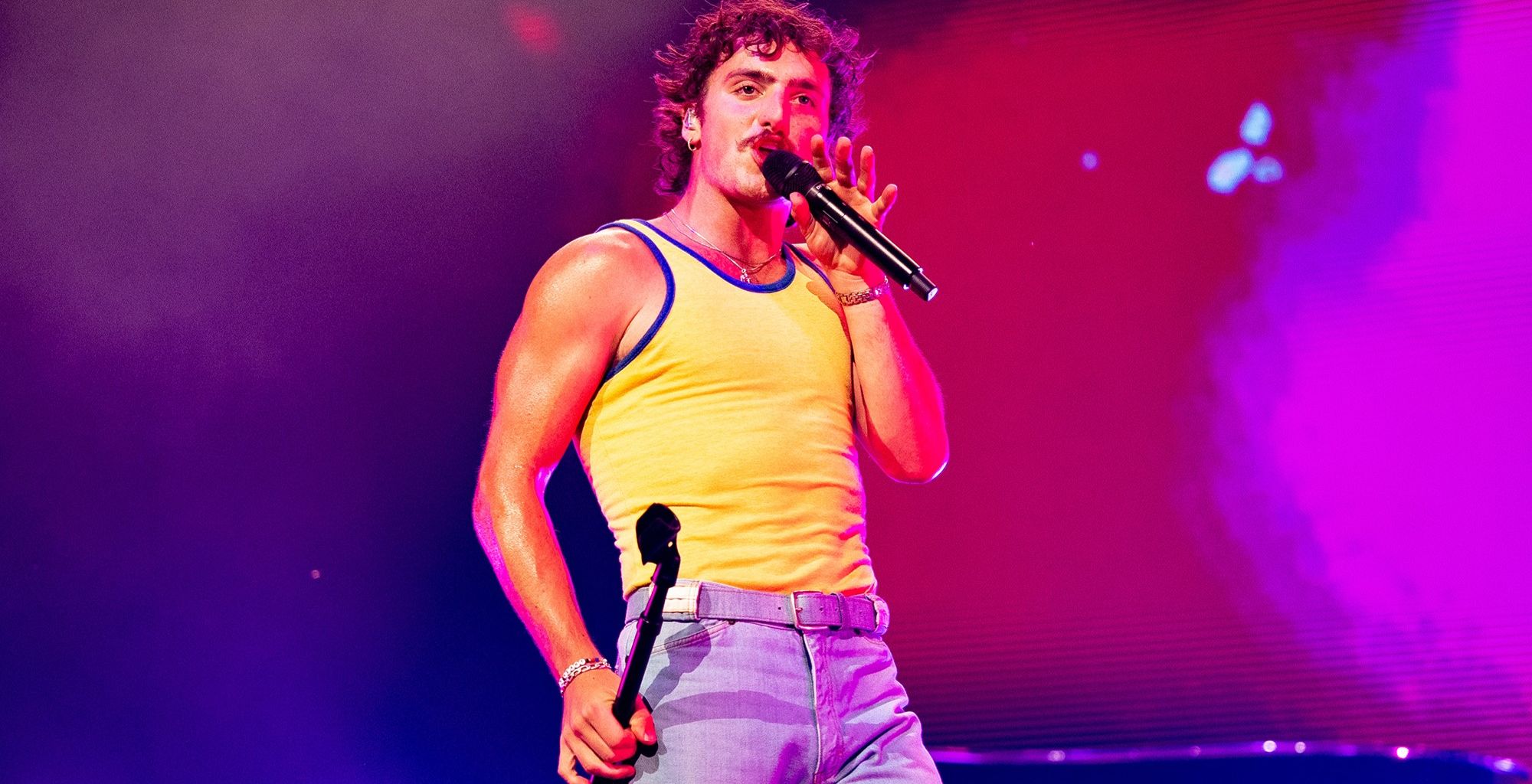 découvrez tout sur benson boone, chanteur et auteur-compositeur américain, connu pour sa voix puissante et ses chansons à succès. parcourez sa biographie, sa carrière et ses dernières actualités.