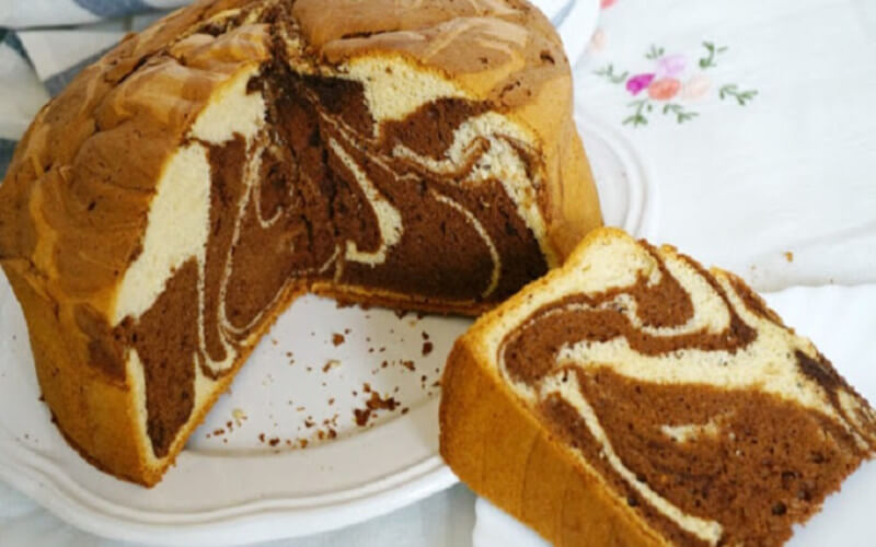 découvrez notre recette de génoise moelleuse : un gâteau léger, aérien et facile à préparer, parfait pour réaliser vos desserts et pâtisseries maison.