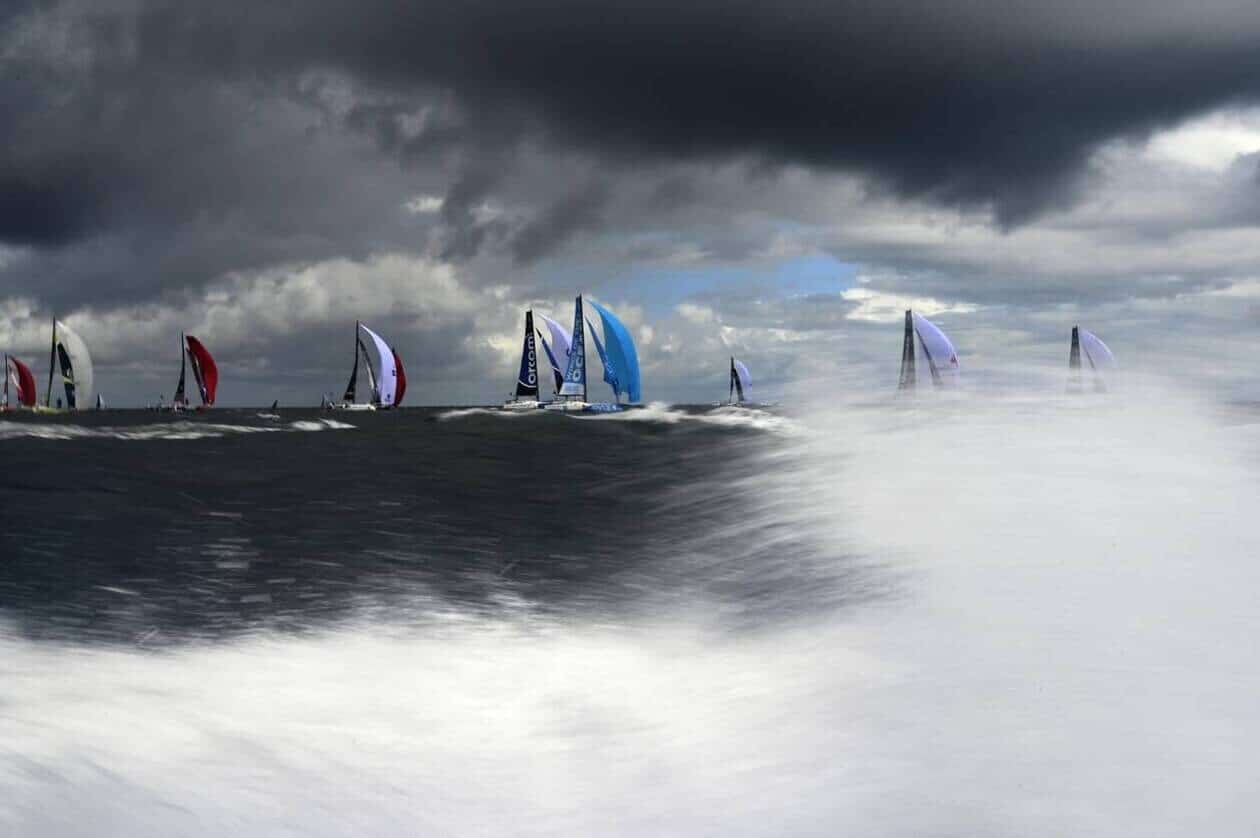 découvrez les moments forts de la solitaire du figaro : résumés des étapes, performances marquantes et émotions fortes de cette célèbre course en solitaire.