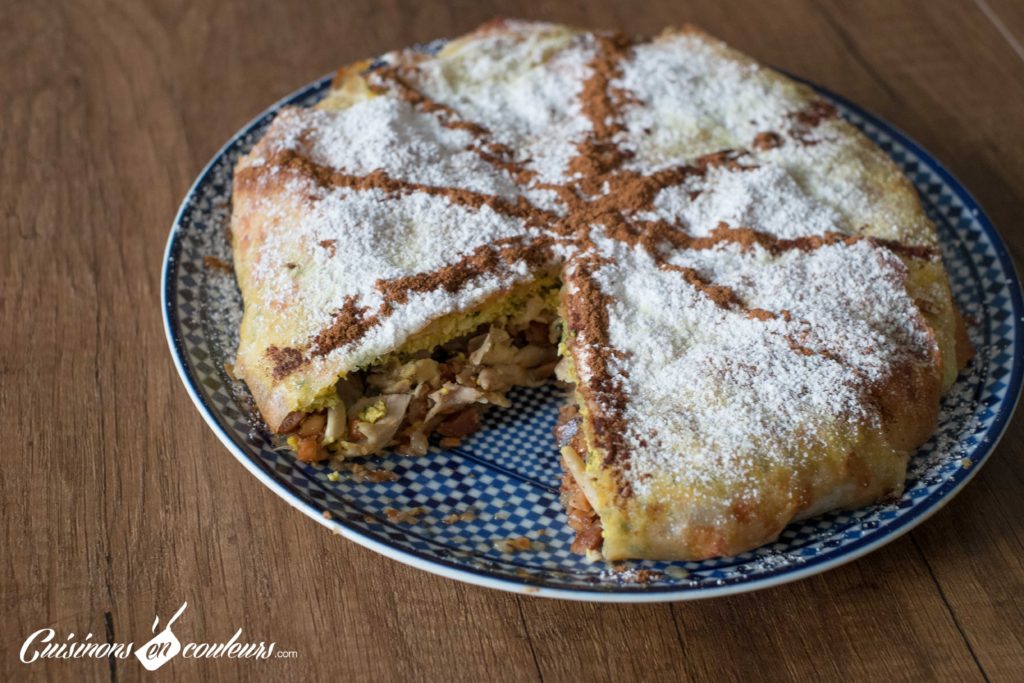 découvrez la délicieuse pastilla au poulet et aux amandes, une spécialité marocaine sucrée-salée à base de pâte croustillante, de poulet fondant et d’amandes parfumées. idéal pour impressionner vos invités !
