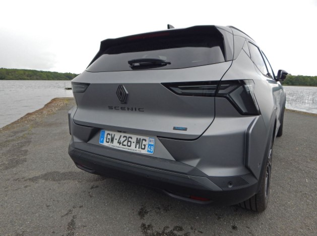 découvrez l’offre de véhicules électriques à cholet : conseils, marques, points de vente et services pour passer à la mobilité durable. trouvez votre voiture électrique idéale à cholet dès maintenant.