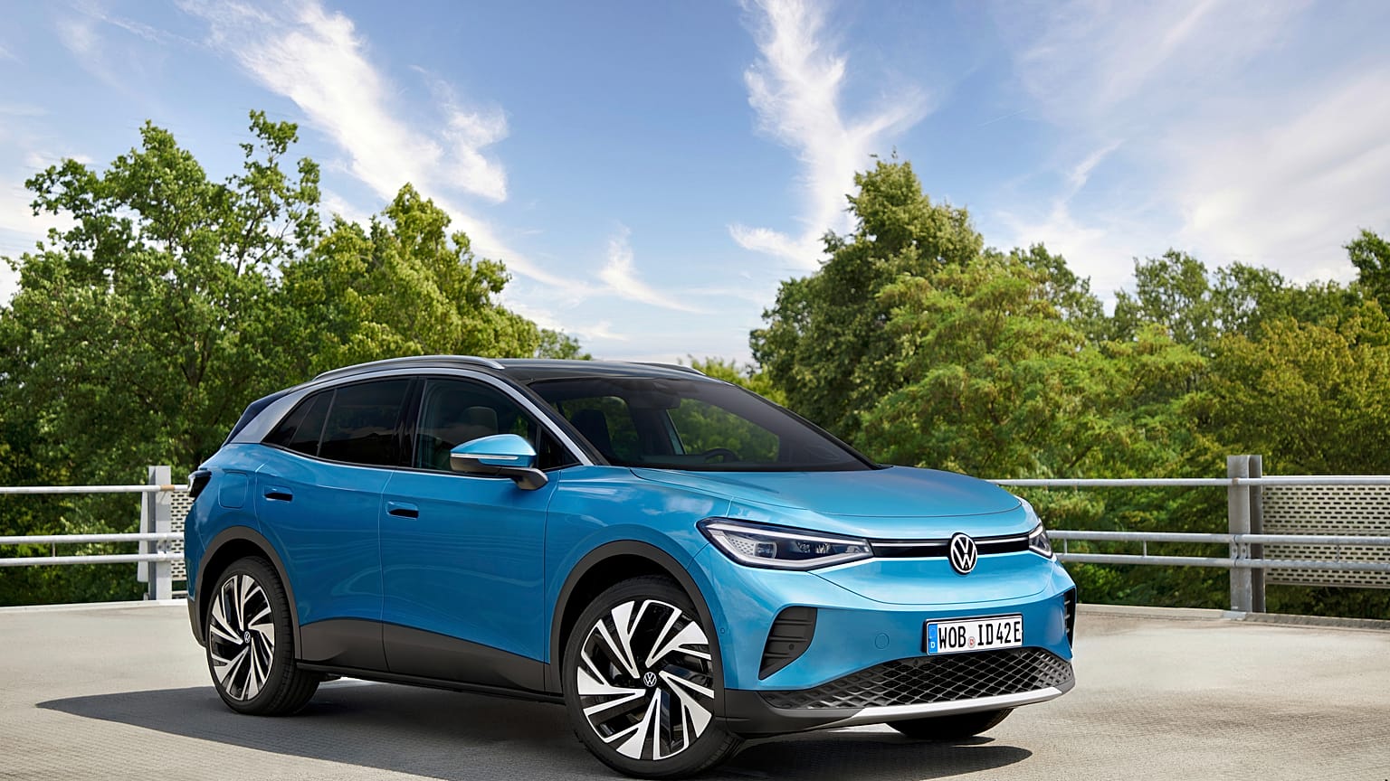 découvrez tout sur les voitures électriques : avantages, fonctionnement, autonomie, modèles populaires et conseils pour choisir le véhicule électrique adapté à vos besoins.