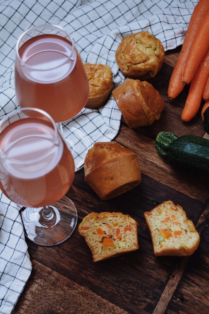 découvrez notre recette facile de muffins carotte-courgette : des muffins moelleux, savoureux et parfaits pour un encas sain ou un petit-déjeuner gourmand. idéal pour petits et grands !