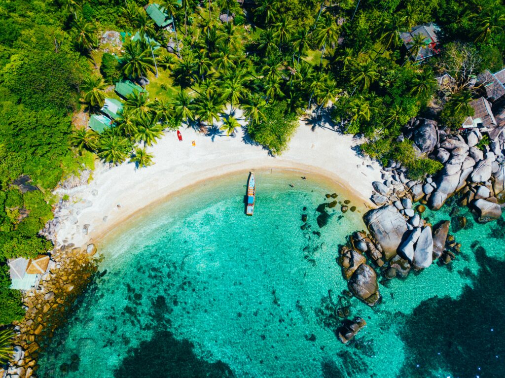 découvrez comment organiser une surprise romantique inoubliable lors d'un voyage. idées originales, conseils pratiques et destinations parfaites pour surprendre votre moitié et vivre des moments magiques à deux.
