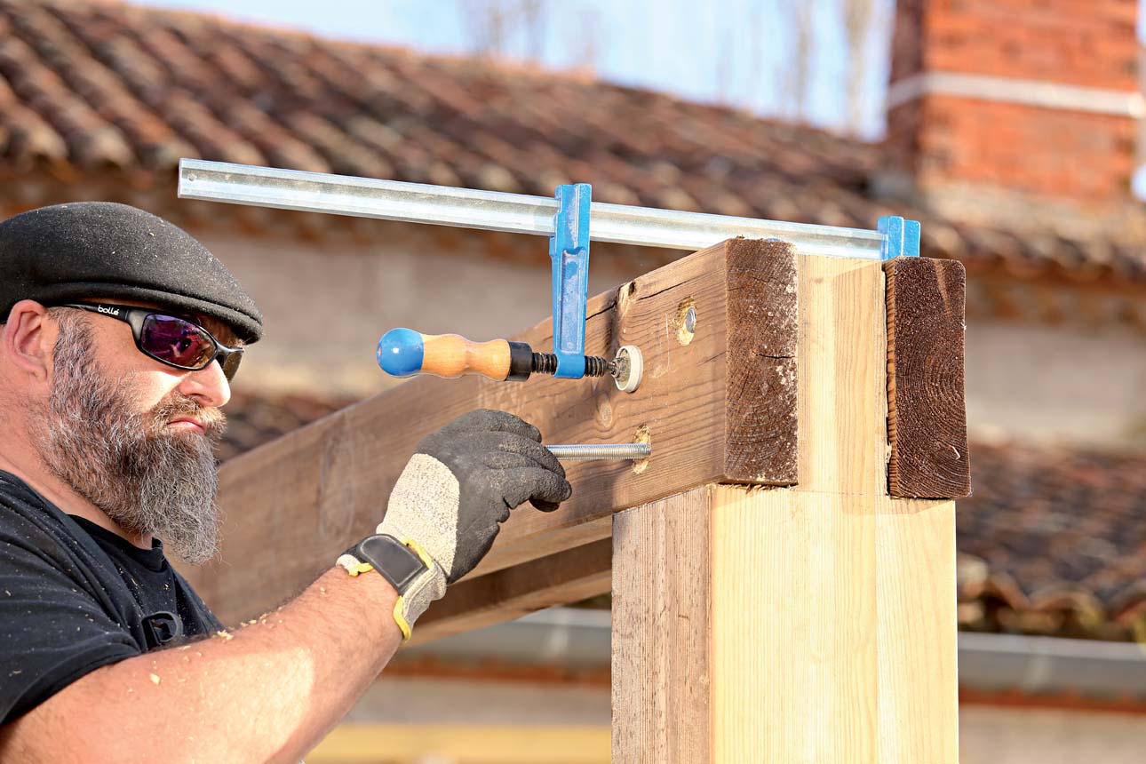 découvrez nos charpentes en bois pour appentis à 1 pente, alliant robustesse et élégance pour sublimer votre extérieur.