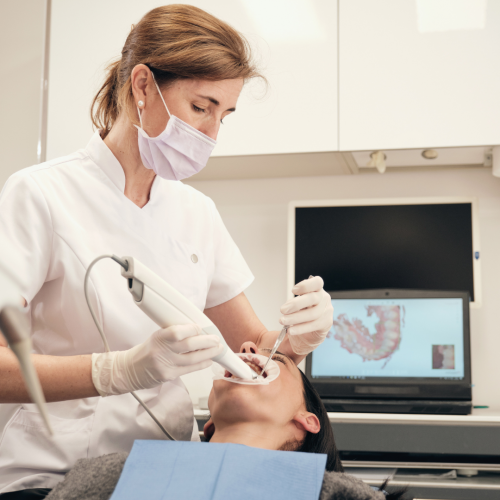 découvrez les avantages de prendre rendez-vous en ligne chez votre dentiste : gain de temps, simplicité et disponibilité 24h/24 pour un meilleur suivi de votre santé bucco-dentaire.
