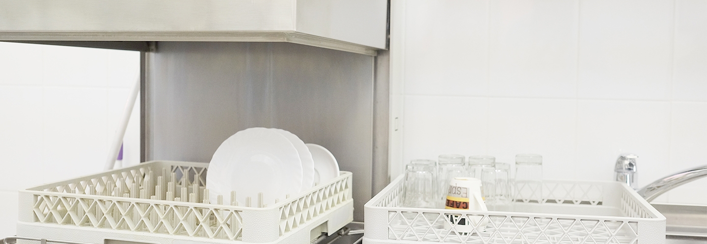 découvrez notre solution d'implantation de lave-vaisselle haute confort, alliant ergonomie et design pour une cuisine moderne et fonctionnelle.