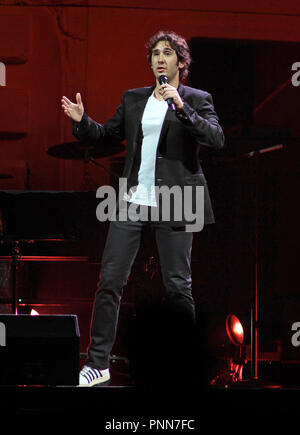 ne manquez pas josh groban en concert à jakarta pour une soirée inoubliable de saint-valentin, alliant musique envoûtante et ambiance romantique.