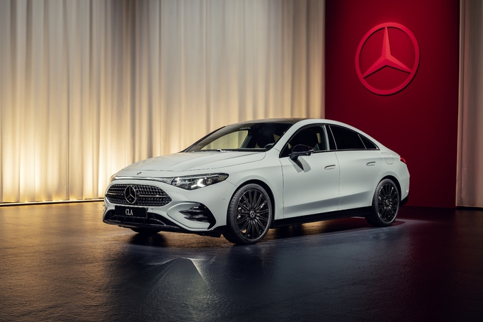 découvrez la mercedes cla électrique, conçue pour exceller sur les longs trajets grâce à son autonomie impressionnante et son confort optimal. est-elle la reine de la route électrique ?