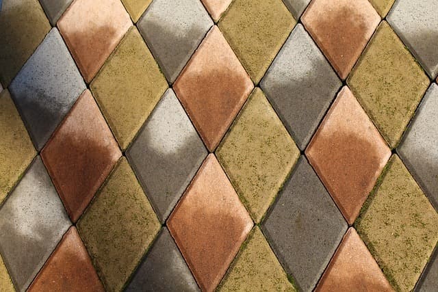 découvrez nos astuces pratiques pour réussir la pose de carrelage. conseils de préparation, choix des matériaux et techniques pour un résultat professionnel à la maison.