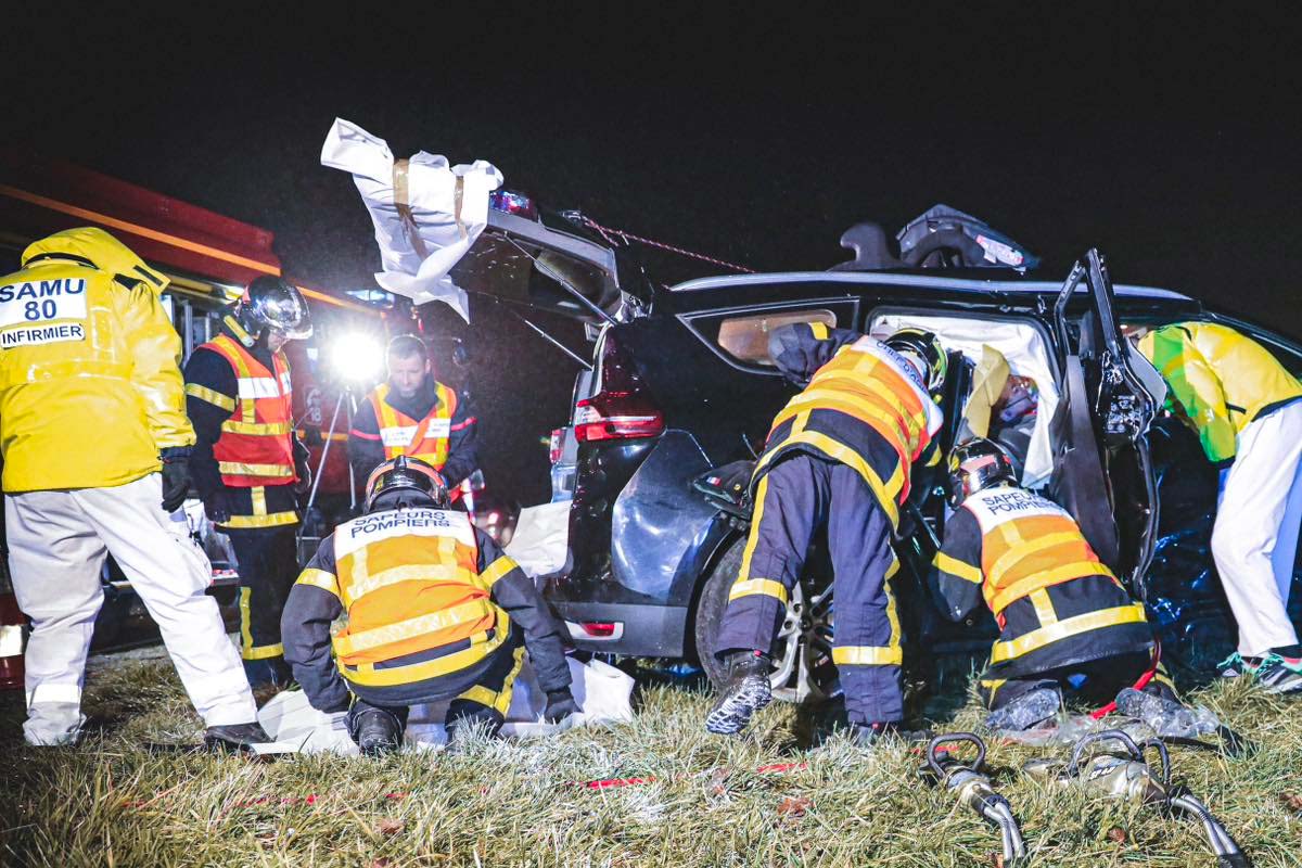 découvrez les détails de la tragédie routière survenue à saint-valentin en montérégie et suivez l'enquête en cours pour comprendre les circonstances de cet accident.