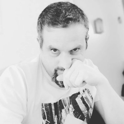 découvrez valentin mayet dans un spectacle de stand-up authentique et hilarant. entre observations du quotidien et anecdotes personnelles, vivez un moment unique avec ce talentueux humoriste sur scène !