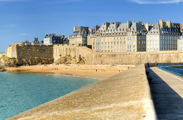 découvrez les meilleures plages à saint-malo en fonction des marées et du vent pour profiter pleinement de la côte bretonne en toute saison.