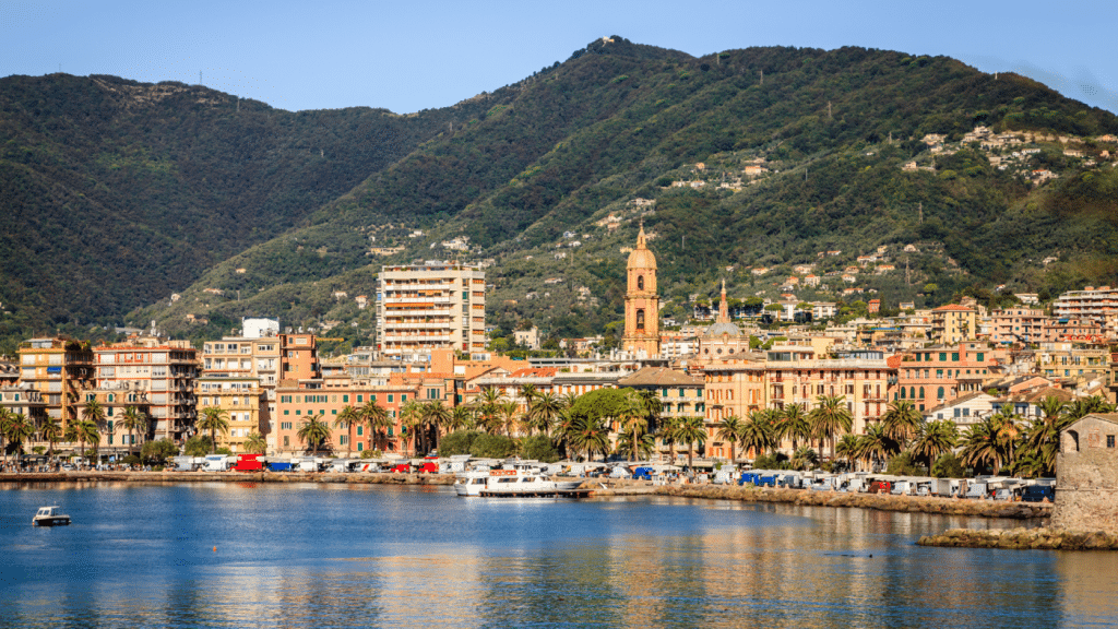 découvrez rapallo, une destination idéale pour vivre la dolce vita entre son port pittoresque et ses sentiers panoramiques, alliant détente et aventures en plein air.